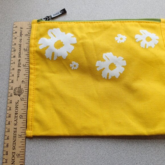 Flower Makeup Bag - Picture 1 of 4